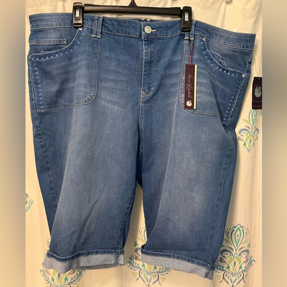 Gloria Vanderbilt Mid-rise Skimmer size 24W